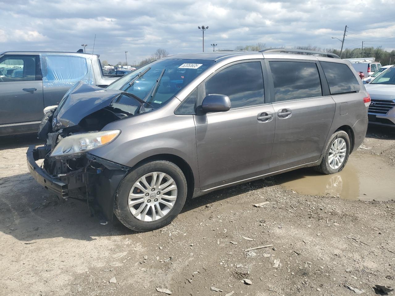 TOYOTA SIENNA XLE