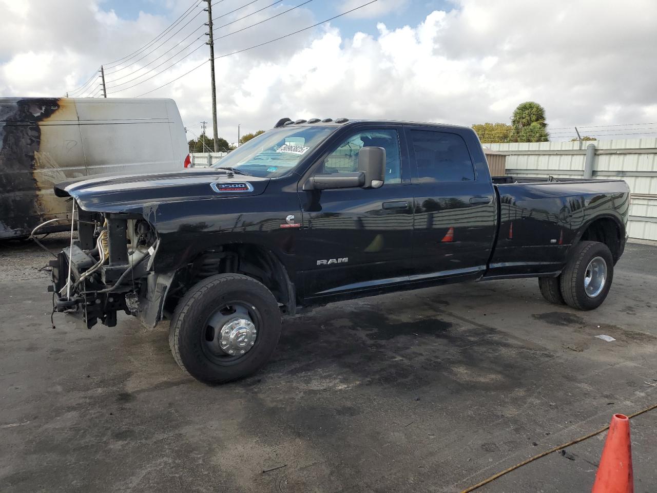 RAM 3500 TRADESMAN