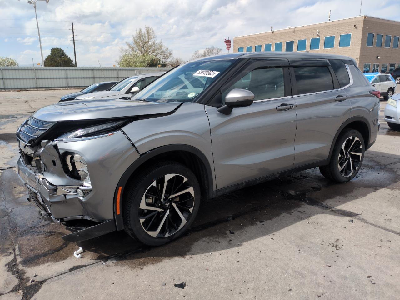 MITSUBISHI OUTLANDER SE