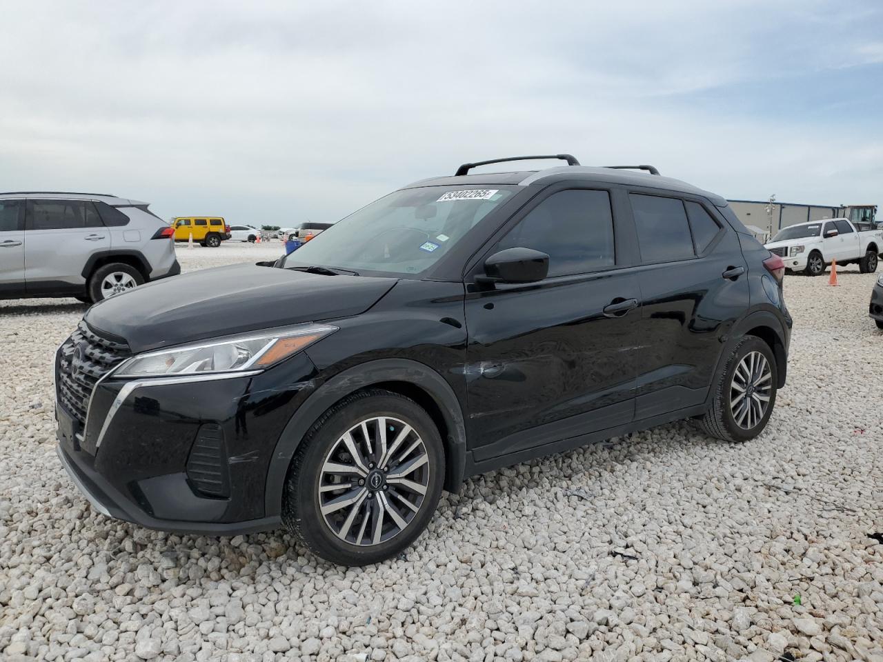 NISSAN KICKS SV