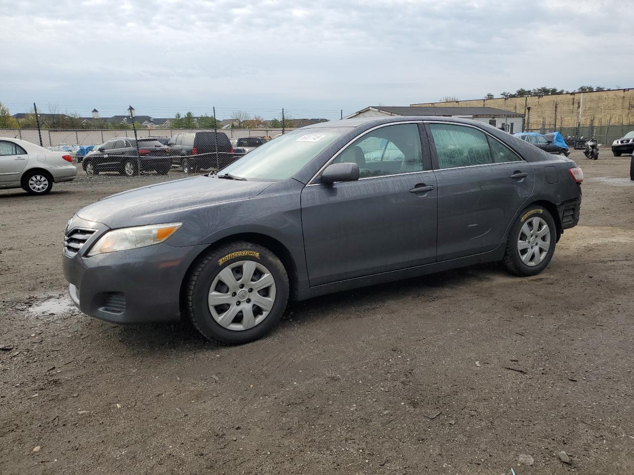 TOYOTA CAMRY BASE