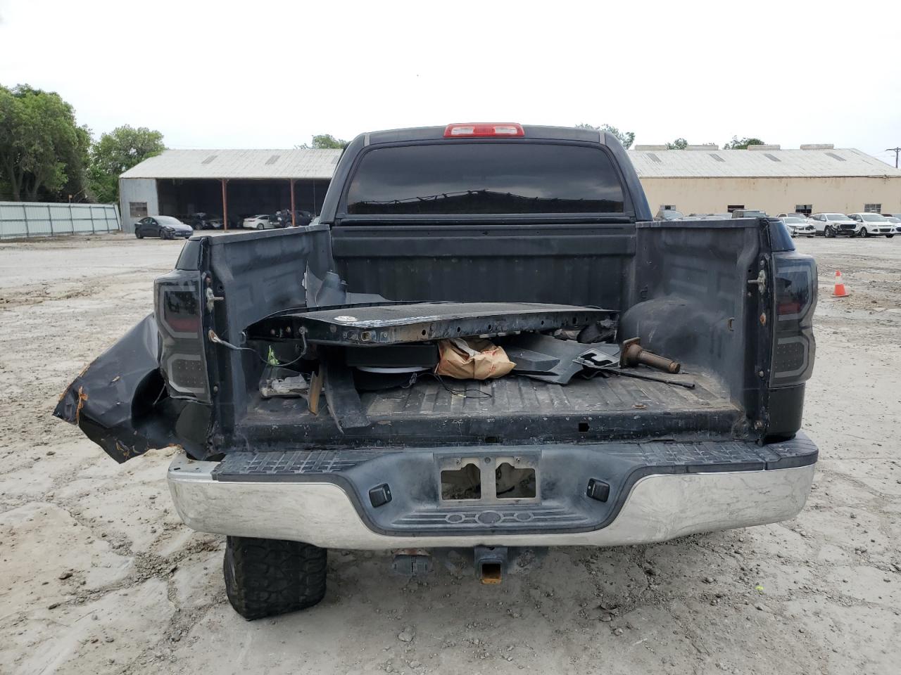 TOYOTA TUNDRA CREWMAX SR5