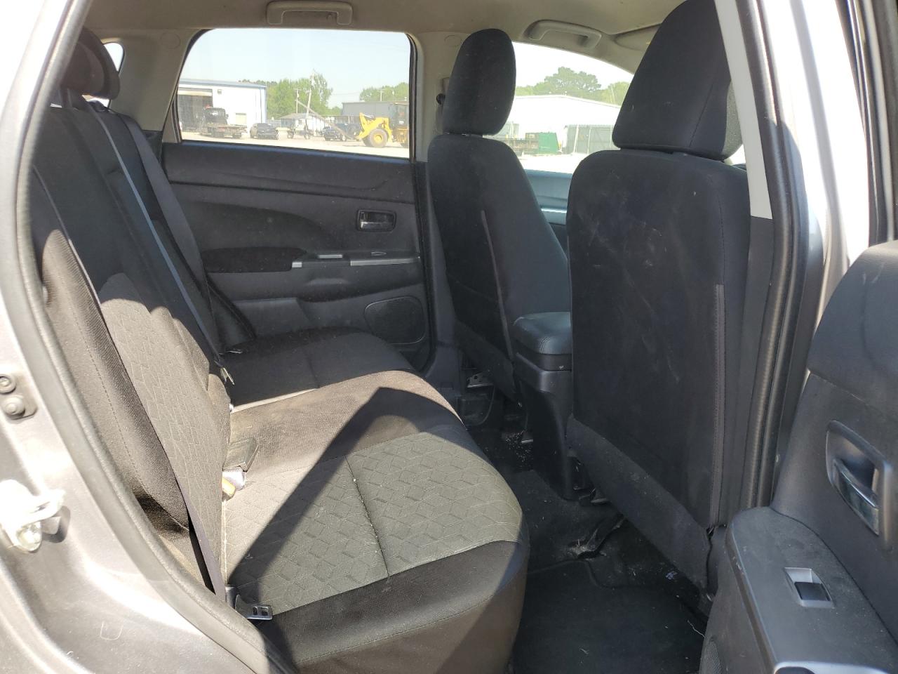 MITSUBISHI OUTLANDER ES