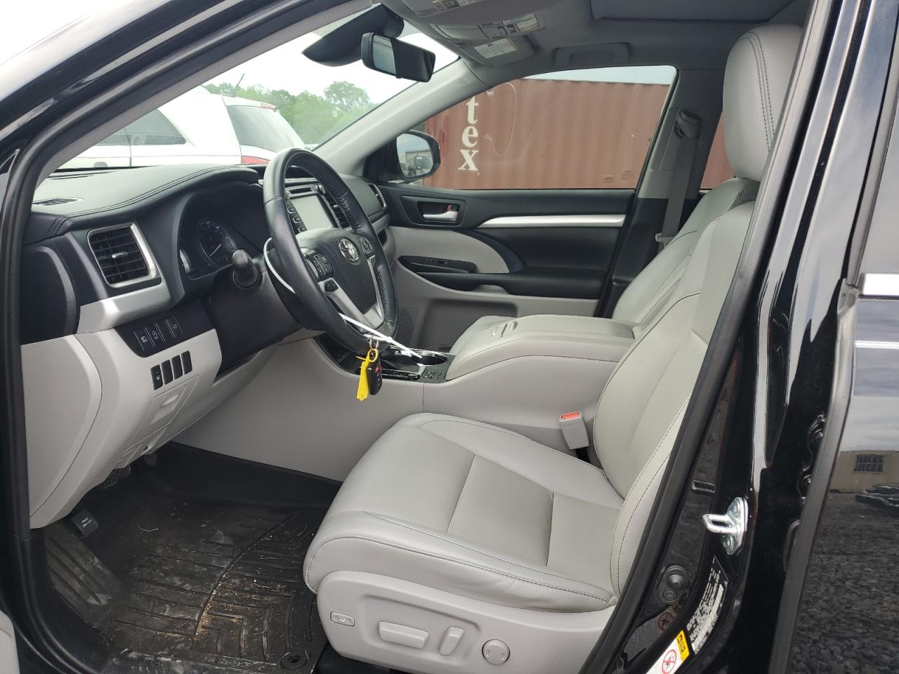 TOYOTA HIGHLANDER SE