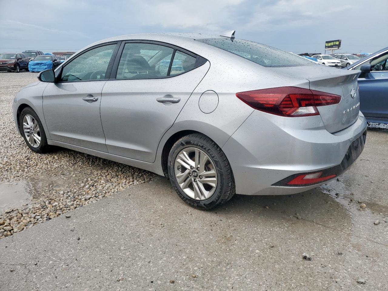 HYUNDAI ELANTRA SEL