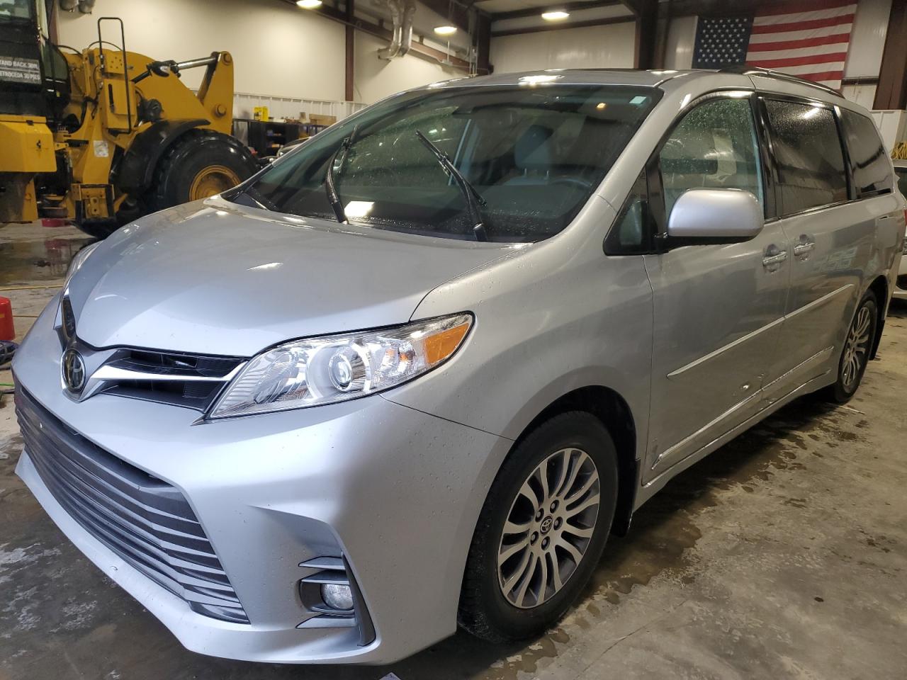 TOYOTA SIENNA XLE