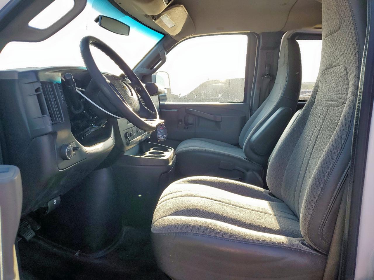 CHEVROLET EXPRESS LT