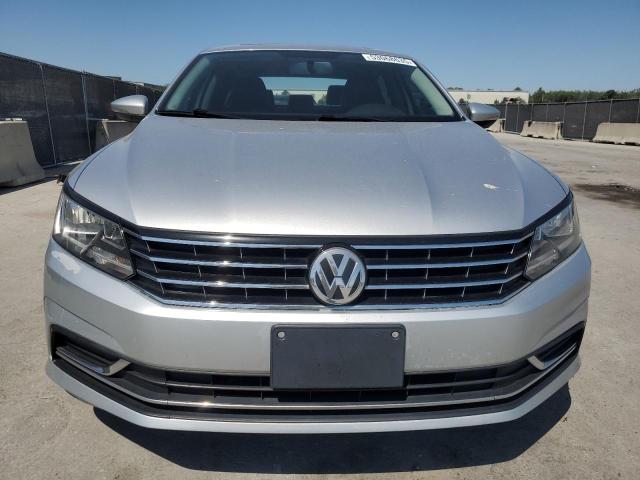 2017 VOLKSWAGEN PASSAT SE - 1VWBT7A30HC010987