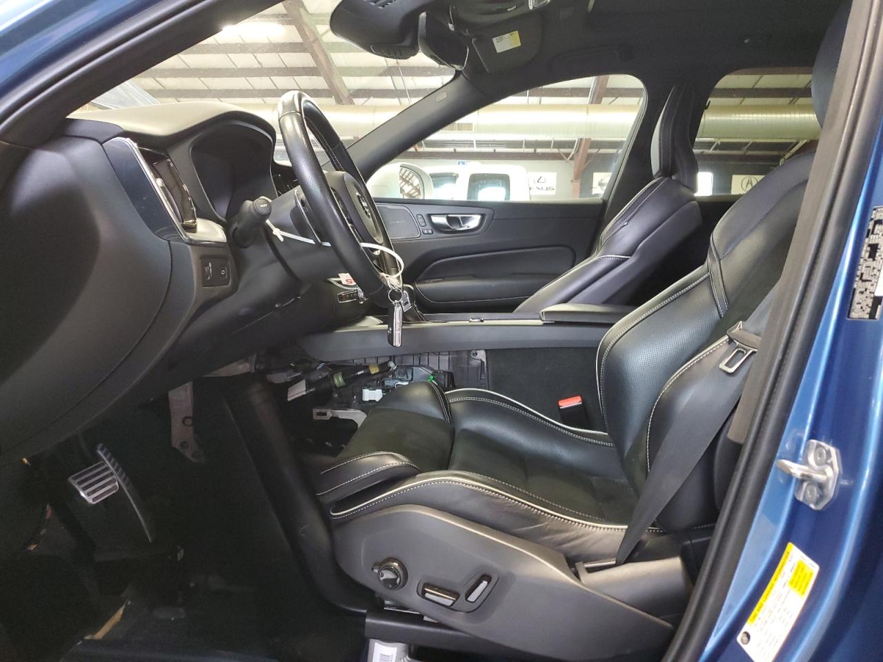 VOLVO XC60 T6 R-DESIGN