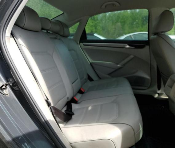 2017 VOLKSWAGEN PASSAT R-L - 1VWDT7A35HC024974
