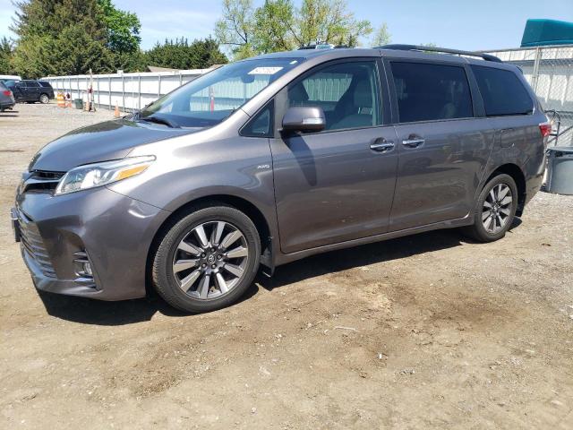TOYOTA SIENNA XLE