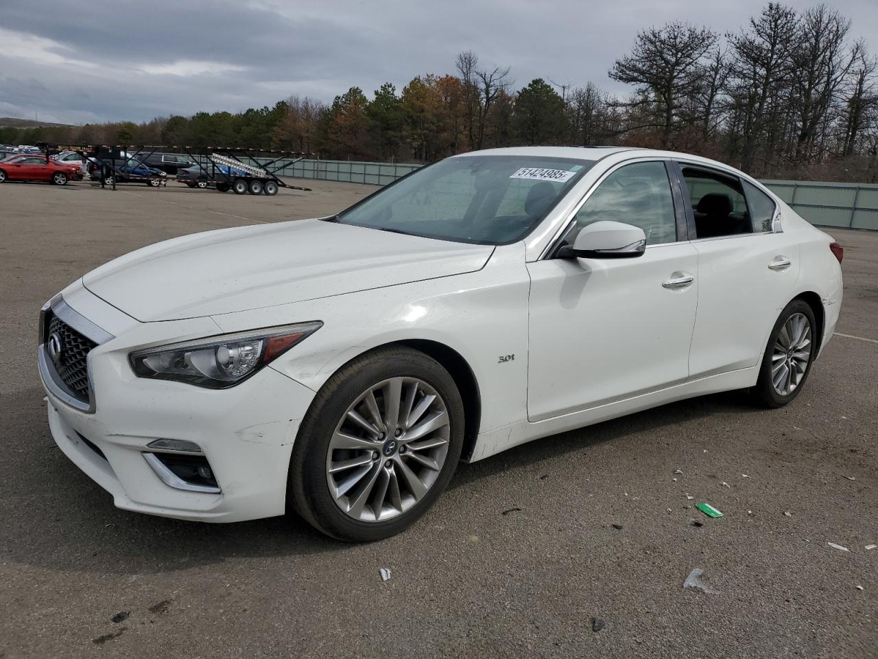 INFINITI Q50 LUXE