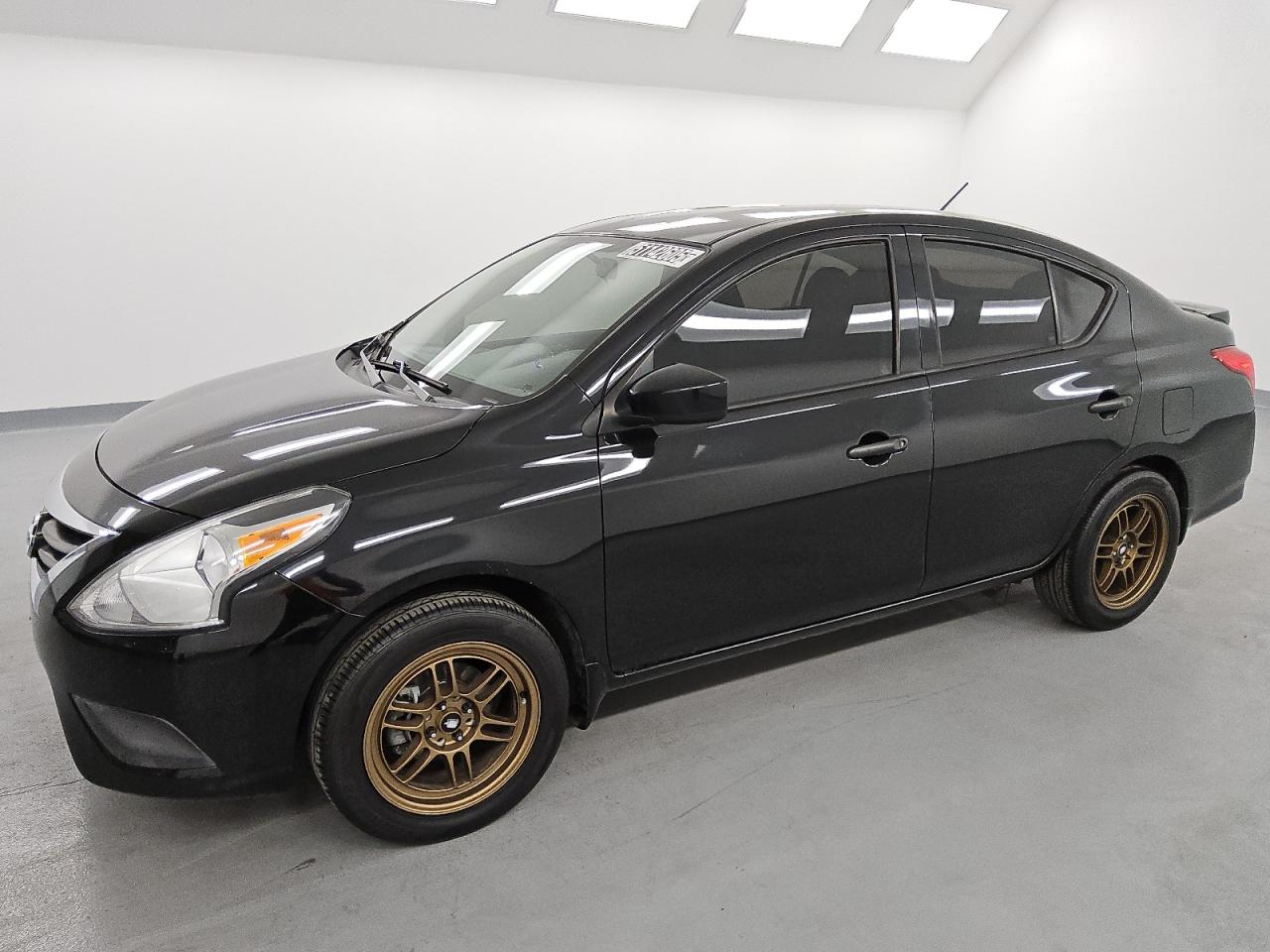 NISSAN VERSA S