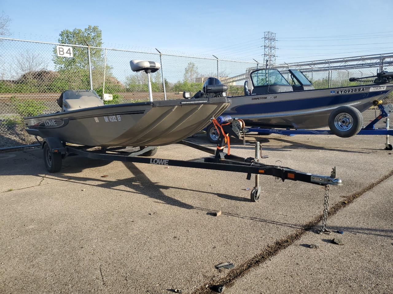  Salvage Lowe Boat