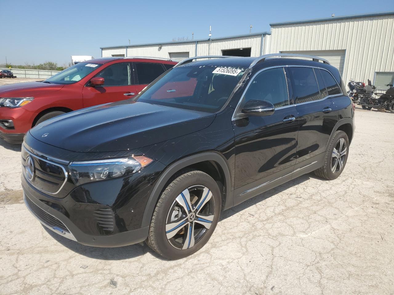 MERCEDES-BENZ EQB 300 4MATIC