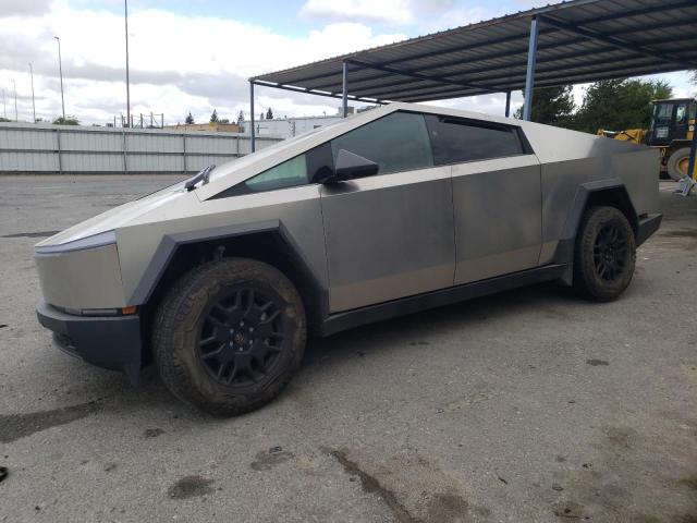 TESLA CYBERTRUCK