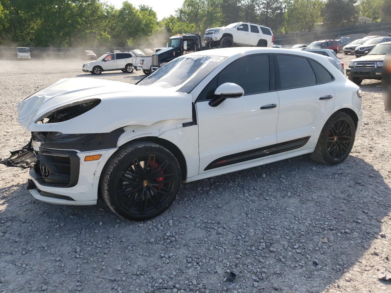 PORSCHE MACAN GTS