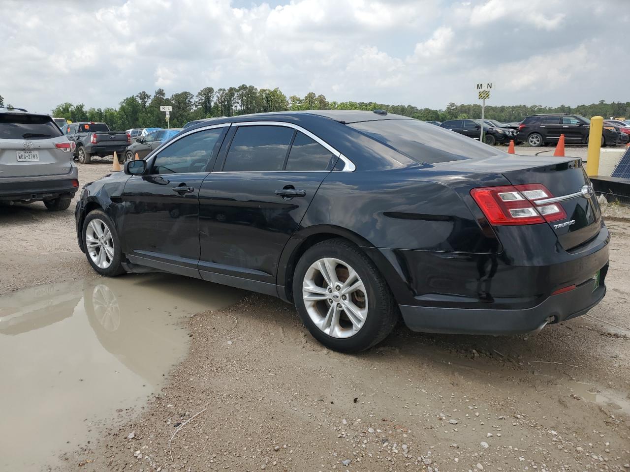 FORD TAURUS SE
