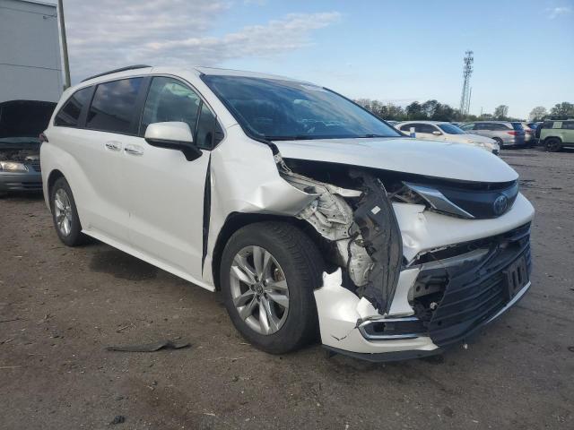 2022 TOYOTA SIENNA XLE 5TDJSKFC4NS056541