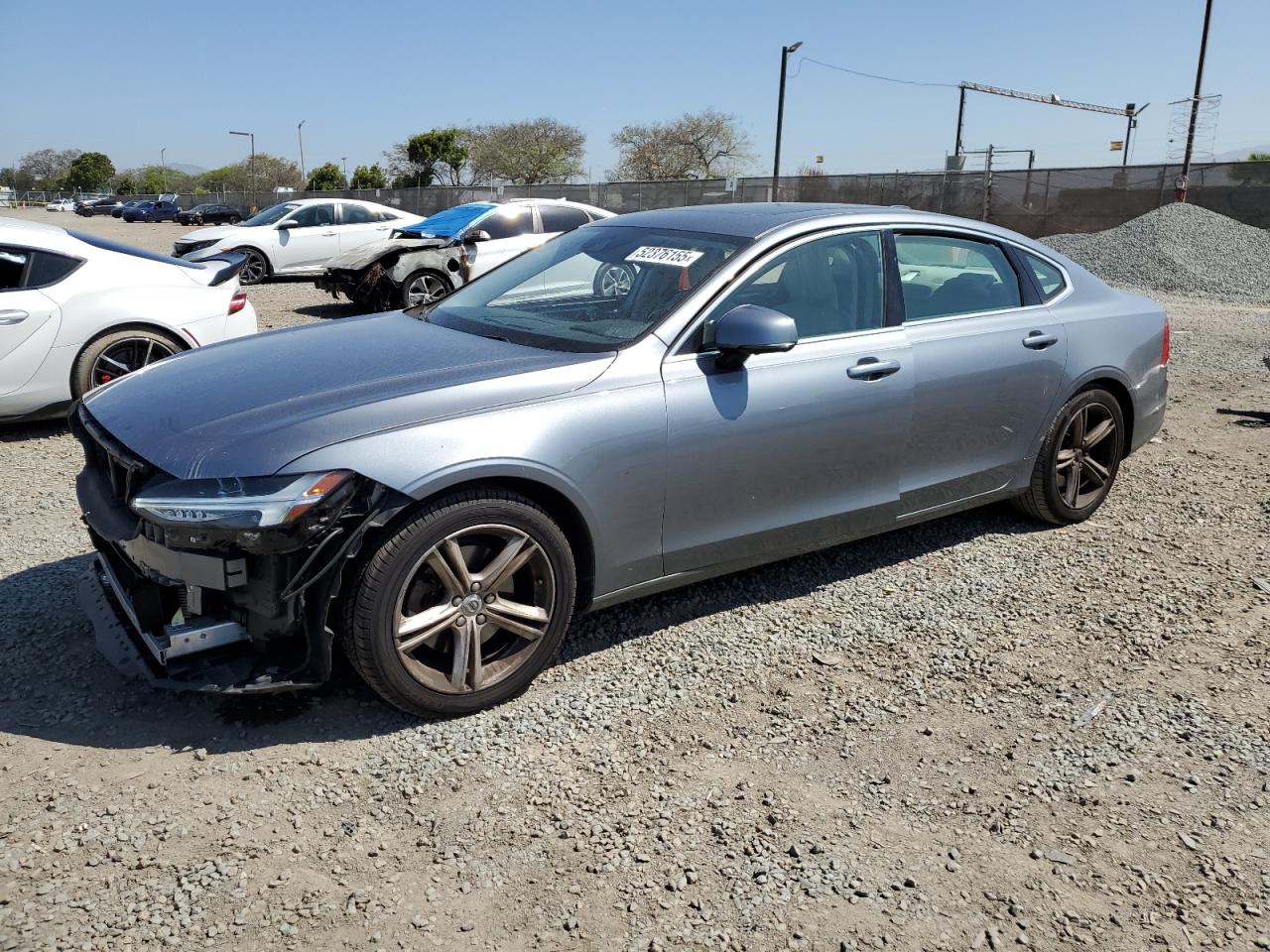 VOLVO S90 T5 MOMENTUM