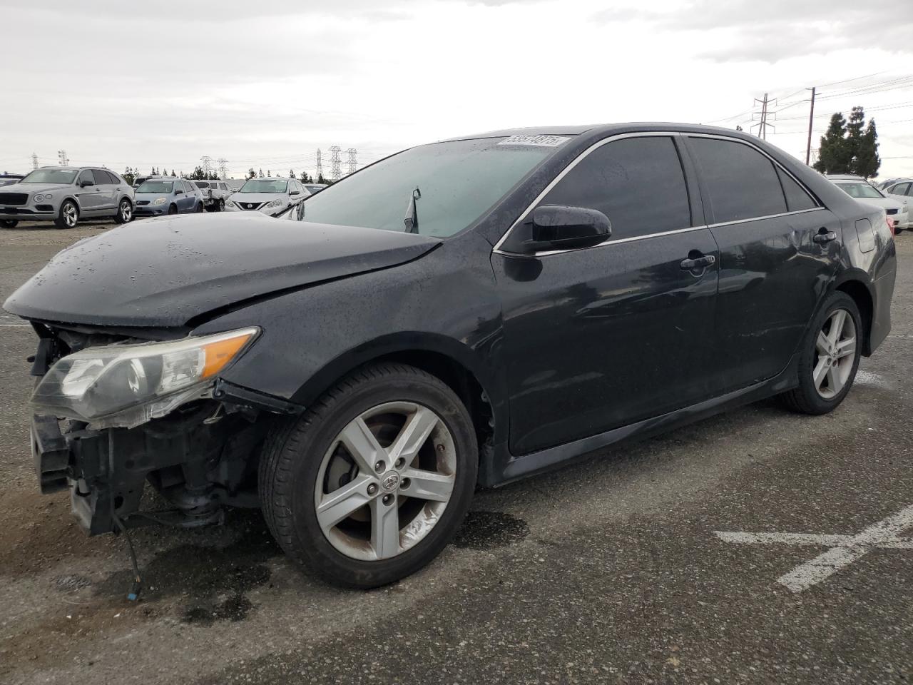 TOYOTA CAMRY BASE
