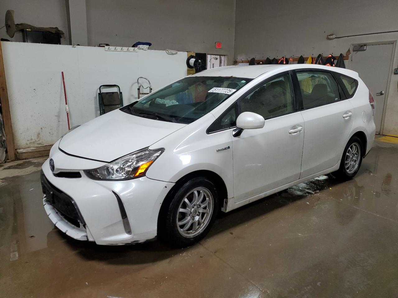 TOYOTA PRIUS V