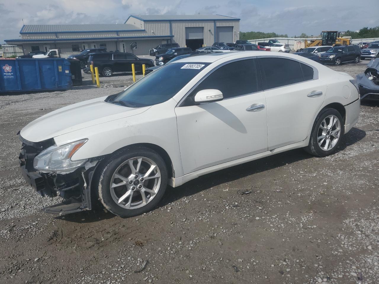 NISSAN MAXIMA S