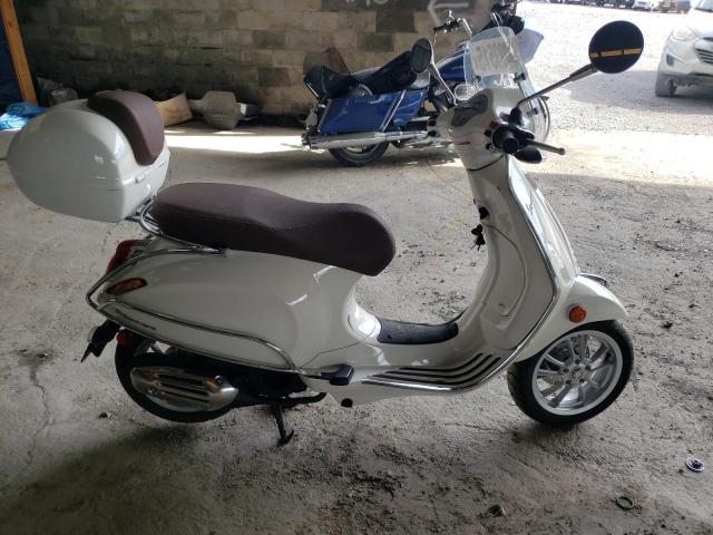 VESPA PRIMAVERA/ 2022 white   ZAPM818G9N5905623 photo #1