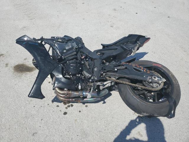 YAMAHA YZFR1 2023 black  gas JYARN66E1PA002905 photo #4