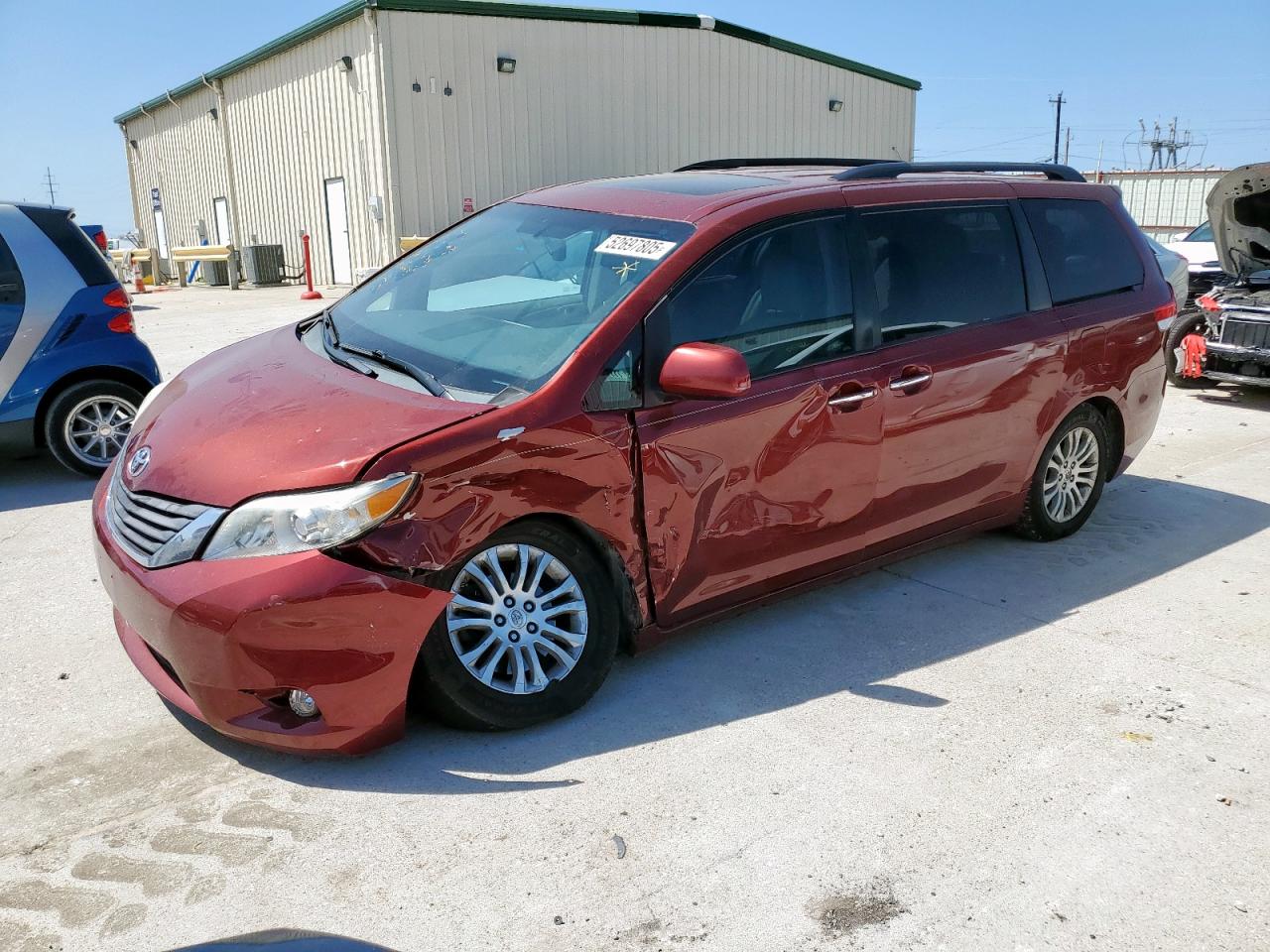 TOYOTA SIENNA XLE