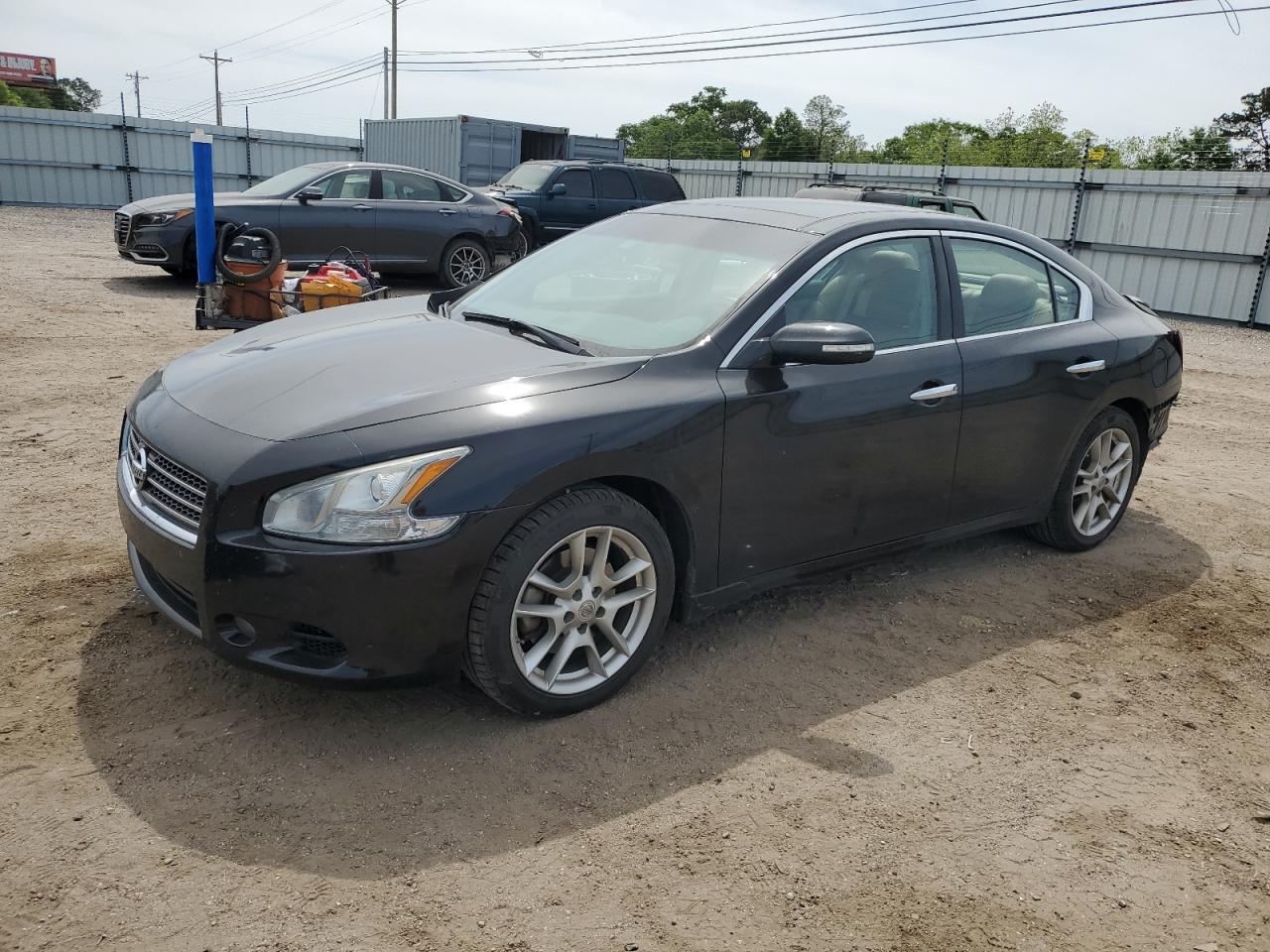 NISSAN MAXIMA S