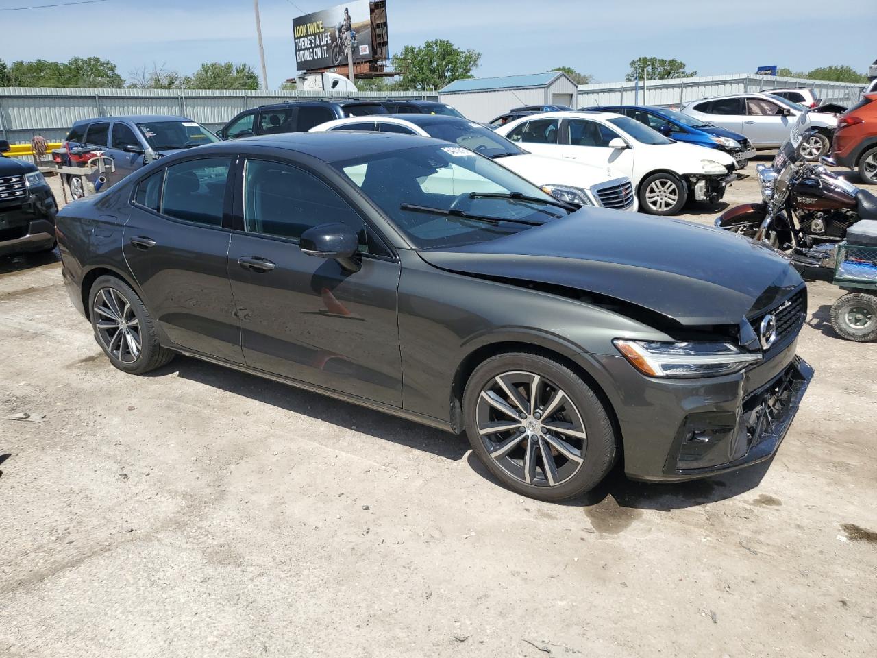 VOLVO S60 T5 R-DESIGN