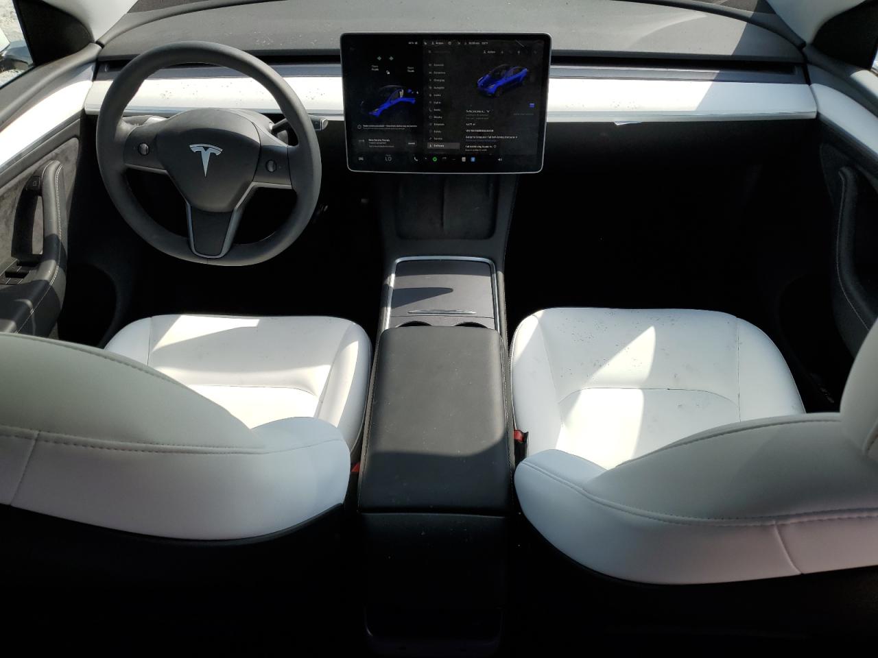 Tesla Model y 2025
