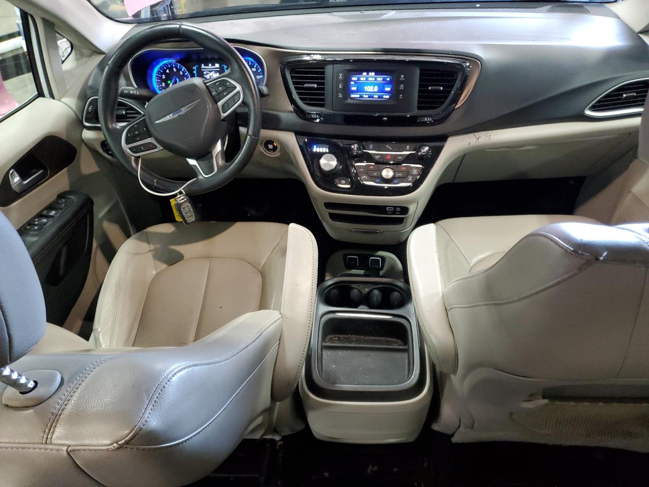 CHRYSLER PACIFICA TOURING L