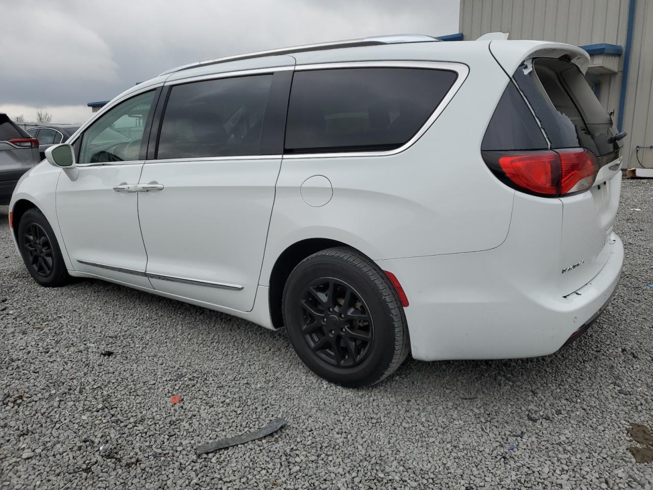 CHRYSLER PACIFICA TOURING L