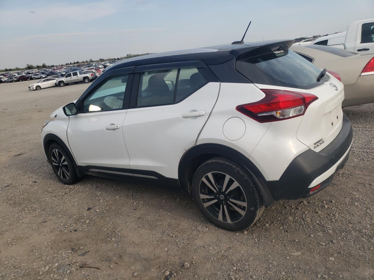 NISSAN KICKS S