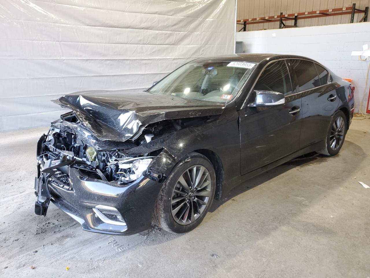 INFINITI Q50 LUXE