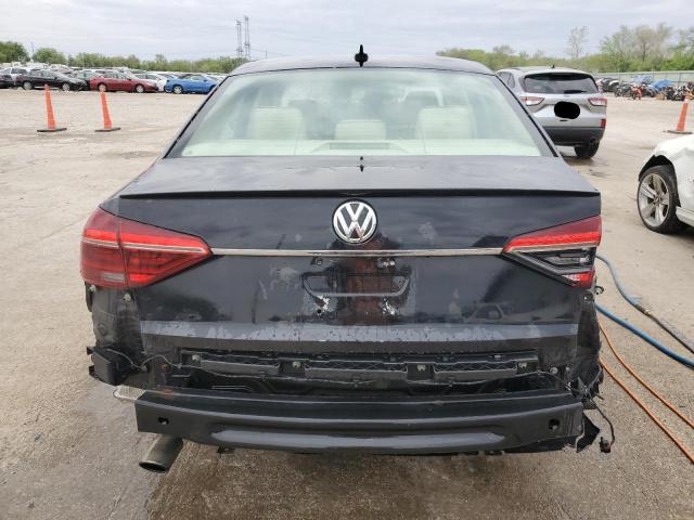 2017 VOLKSWAGEN PASSAT R-L - 1VWDT7A30HC048700