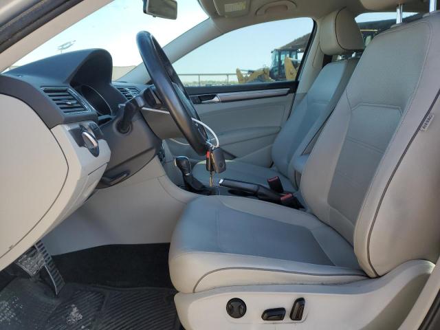 2017 VOLKSWAGEN PASSAT R-L - 1VWDT7A36HC000635