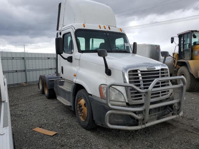 FREIGHTLINER CASCADIA 2015 white tractor diesel 1FUJGEDV9FLGJ9749 photo #1