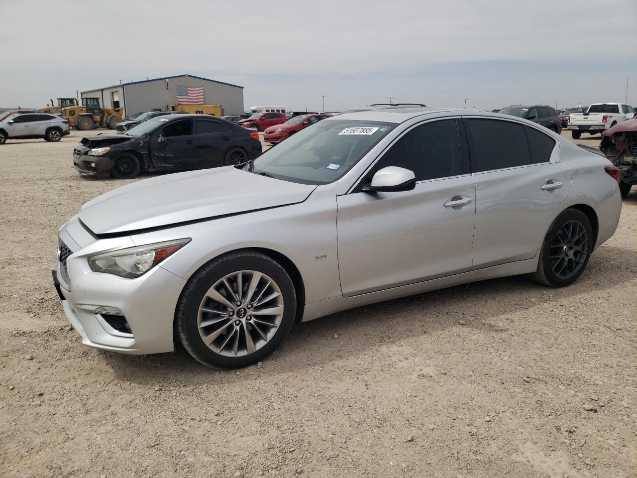 INFINITI Q50 LUXE