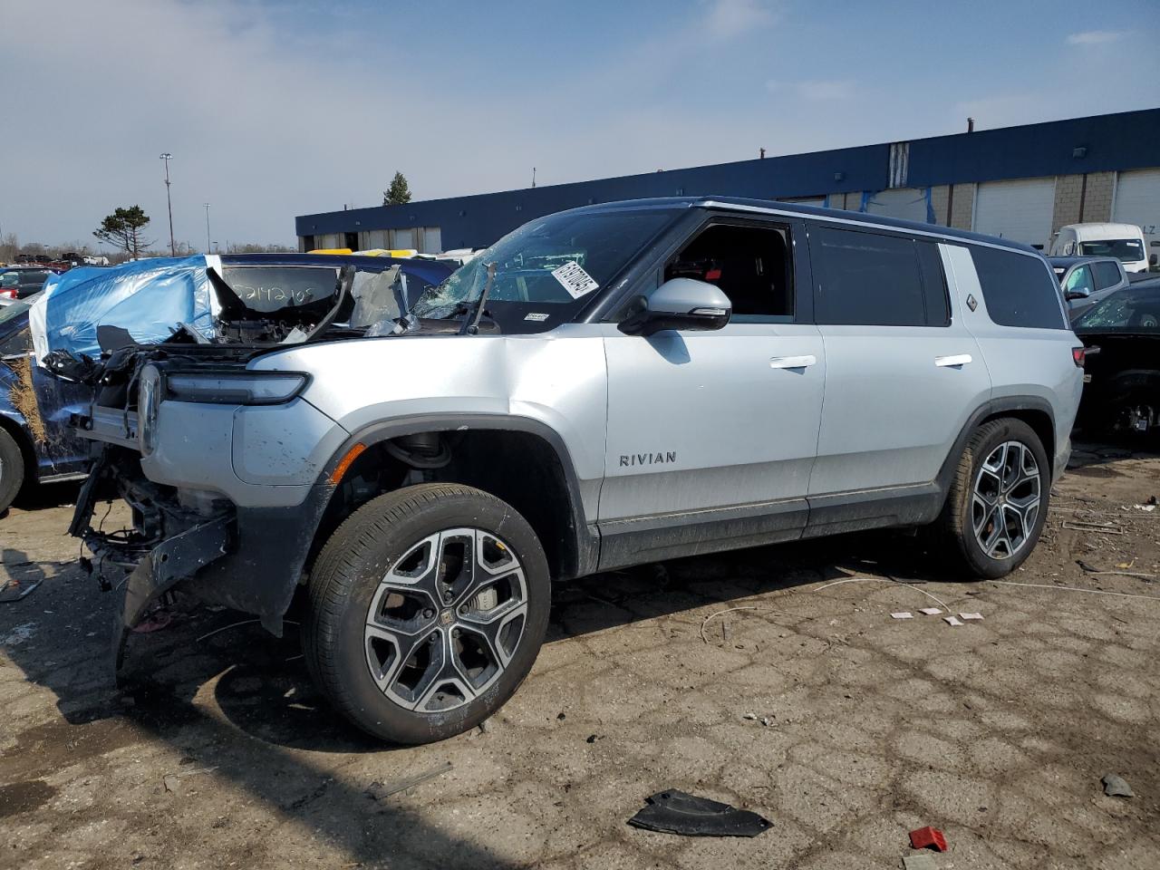 RIVIAN R1S ADVENTURE