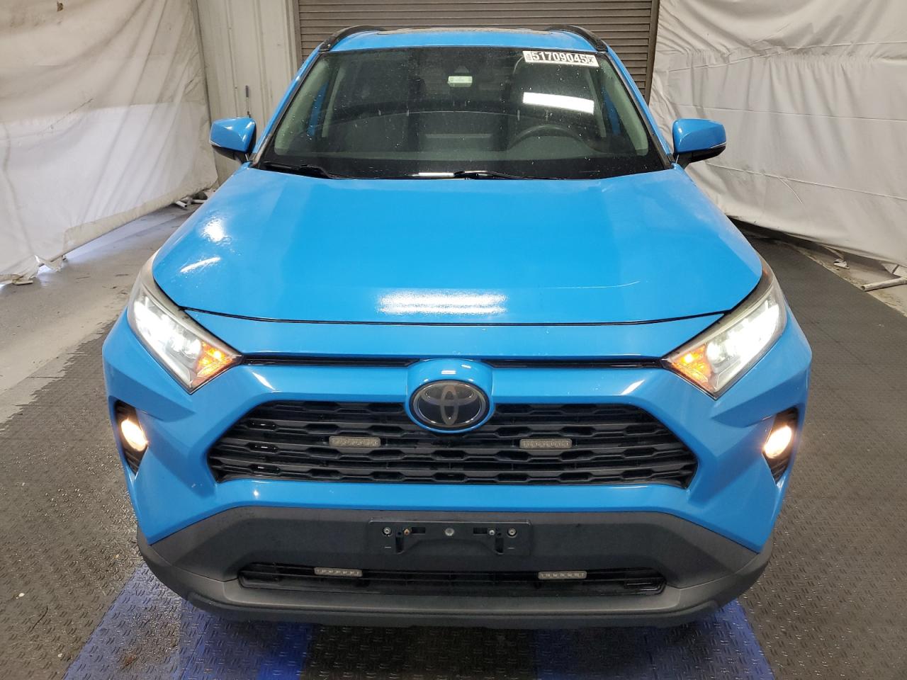 Lot #3305324332 2019 TOYOTA RAV4 XLE