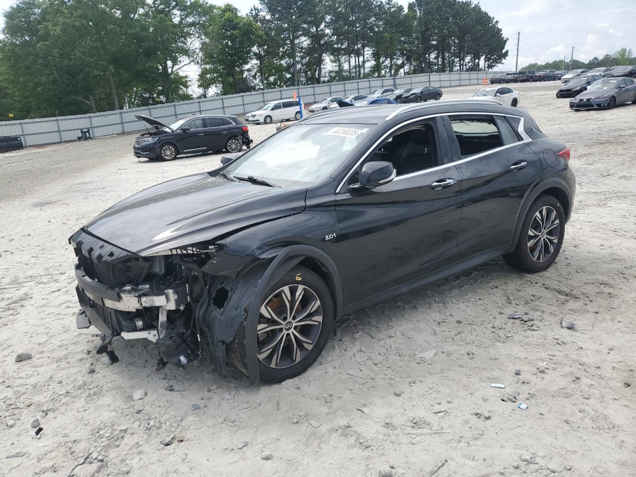 INFINITI QX30 BASE