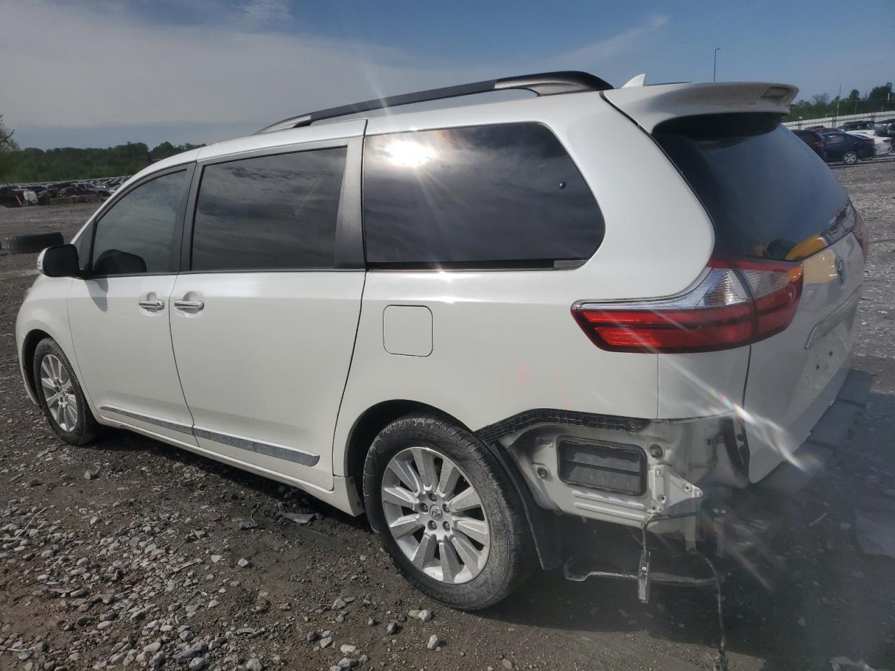 TOYOTA SIENNA XLE