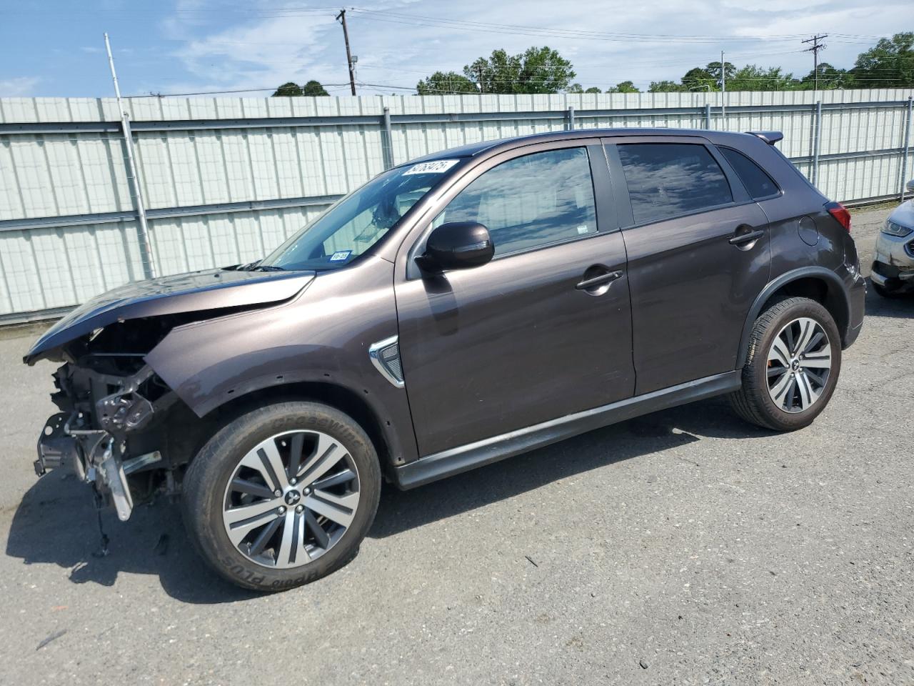 MITSUBISHI OUTLANDER SE