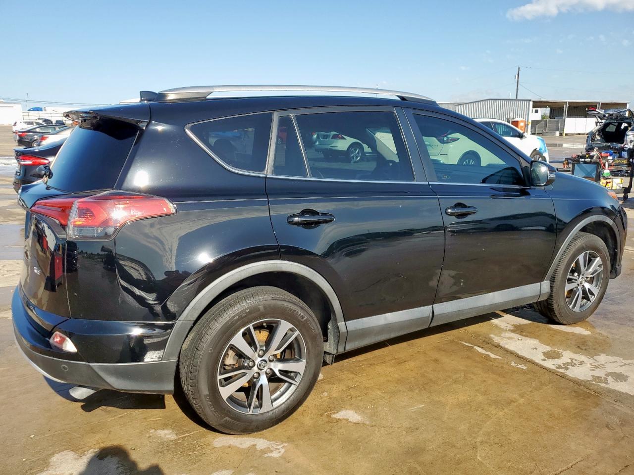 TOYOTA RAV4 XLE