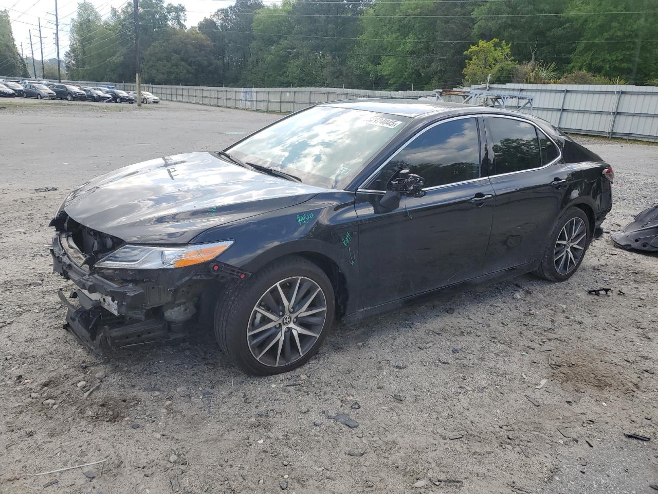 TOYOTA CAMRY XLE