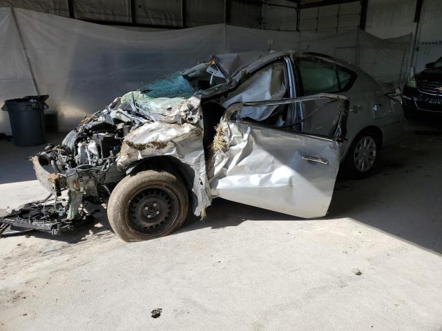 NISSAN VERSA S