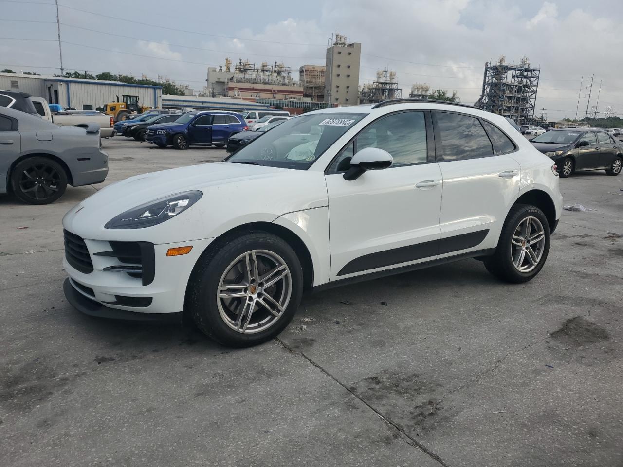 PORSCHE MACAN